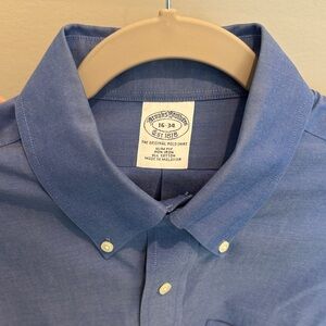 Brooks Brothers Men's 16-34 slim fit non iron Blue Button-Down Shirt w/ pocket